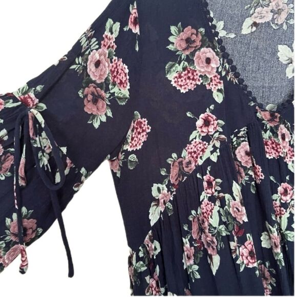 Altar’d state boho cottagecore FLORAL FLARE SLEEVE mini dress - Picture 3 of 12